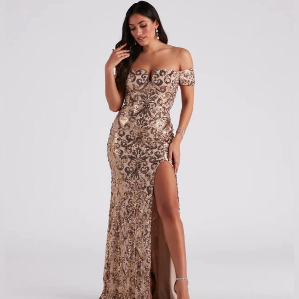 BRAND NEW. PROM DRESS.